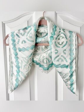 Anthropologie Floral Wallpaper Scarf